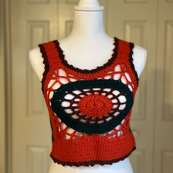 Vintage 1970’s Hand Crafted Cropped Top Crochet Tank Red green brown - Picture 2 of 10